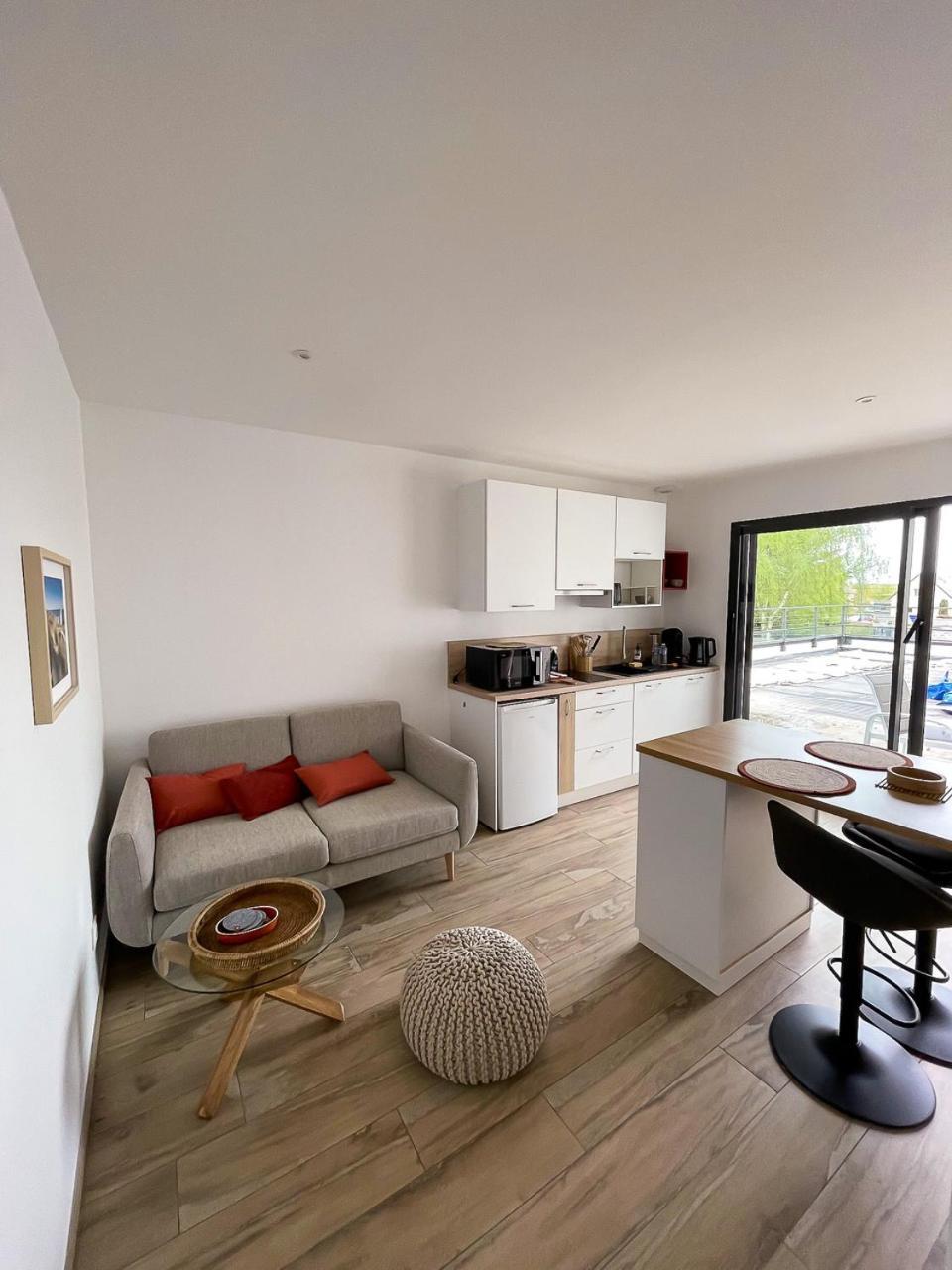 Appartements Guesthouse1 Et Guesthouse2 Sword Beach Colleville-Montgomery Ngoại thất bức ảnh