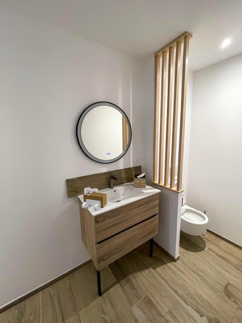 Appartements Guesthouse1 Et Guesthouse2 Sword Beach Colleville-Montgomery Ngoại thất bức ảnh